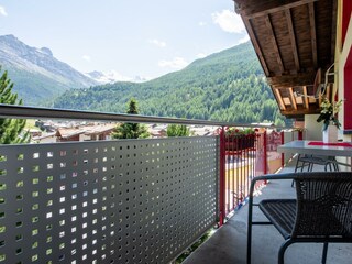 Südbalkon mit Blick zum Allalin