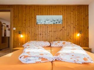 Chambre_a_coucher_2_lits_02