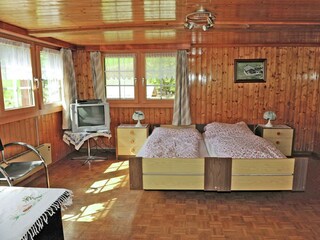 Schlafzimmer mit Gildsteinofen