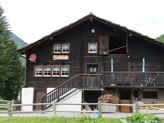 Aussenansicht mit neuem Balkon