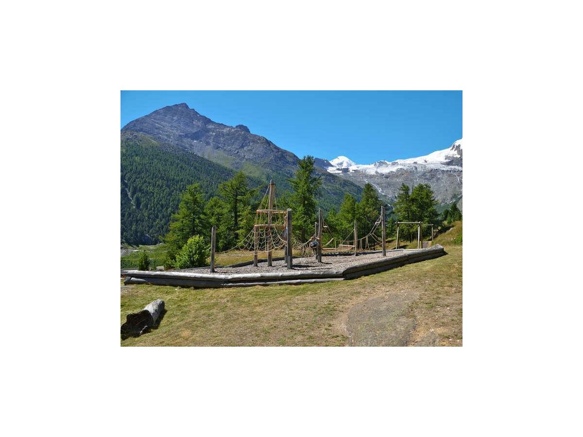 Chalet-Venetz-Saas-Fee-Spielplatz