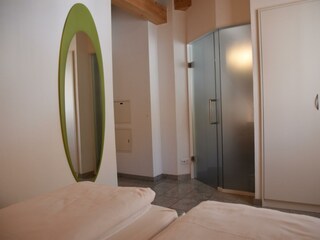 6.2 Doppelzimmer en Suite Eingang zu Dusche/Bad