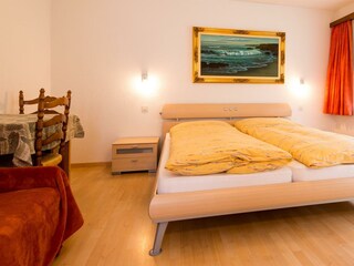 Schlafzimmer Ost mit Zusatzbett