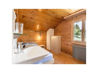 8.4 Einzelzuimmer mit Lavabo