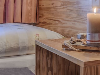 Sonnenhu?gel Schlafzimmer_Kerze_Detail01