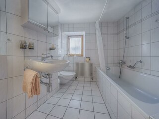 Sonnenhu?gel_WC_Badewanne