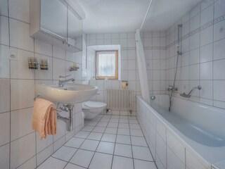 Sonnenhügel_WC_Badewanne