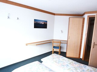 Schlafzimmer 2