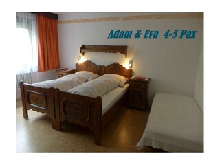30 Adam & Eva 4-5 Pax