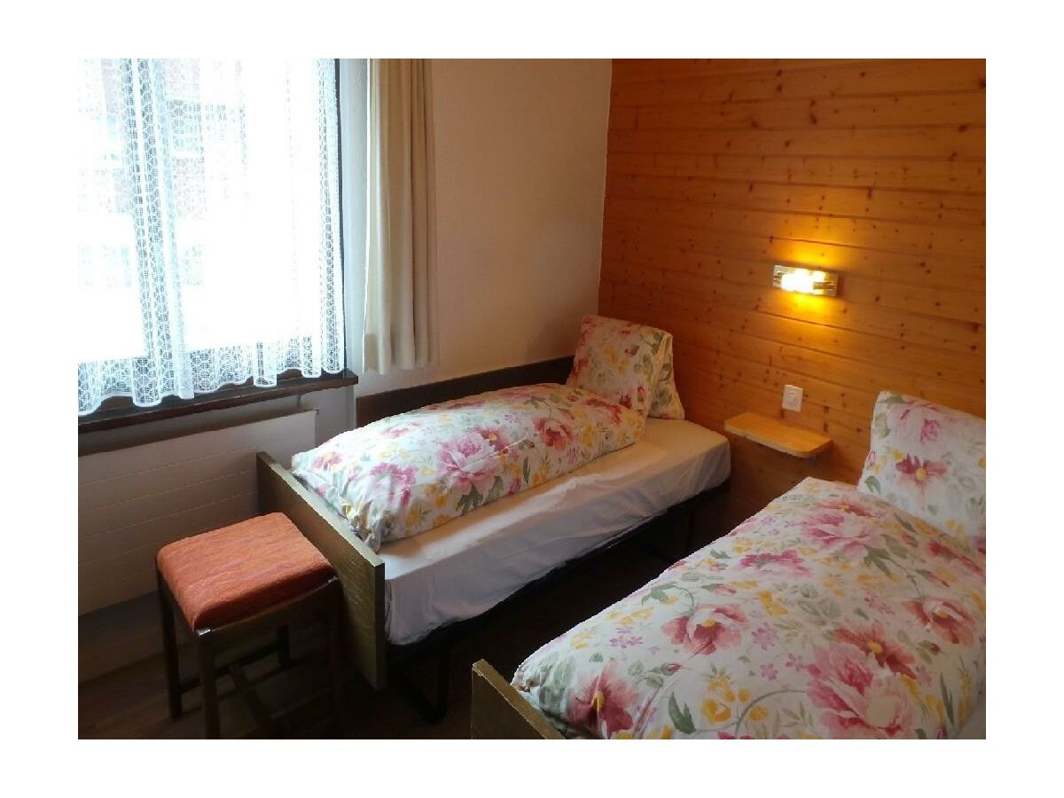 8.0 2 Bett Zimmer