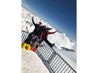 bereit zum Skifahren Metro Alpin