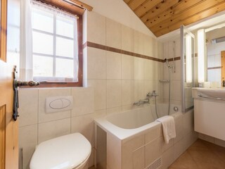Badezimmer mit Whirl-Wanne