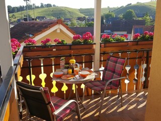Frühstück auf dem Balkon