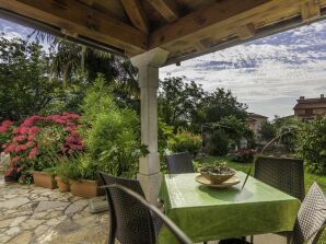 Rustic Two-Bedroom Apartment Banko Diana