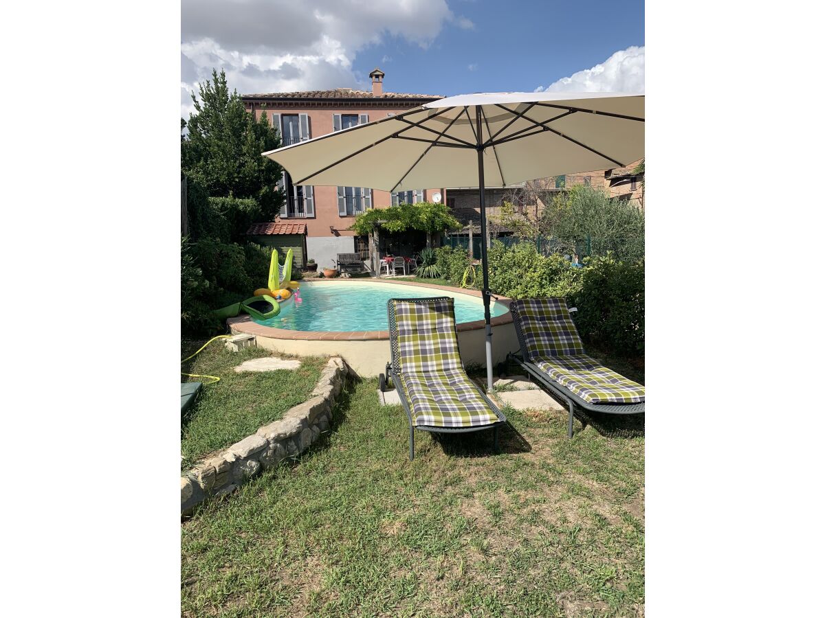 Garten mit Privatpool