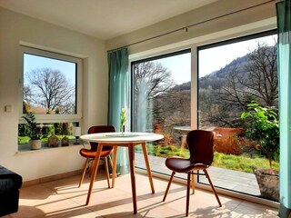 Sitzecke mit Blick ins Grüne