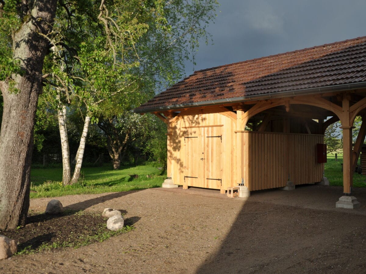 Fahrradschuppen und Carport