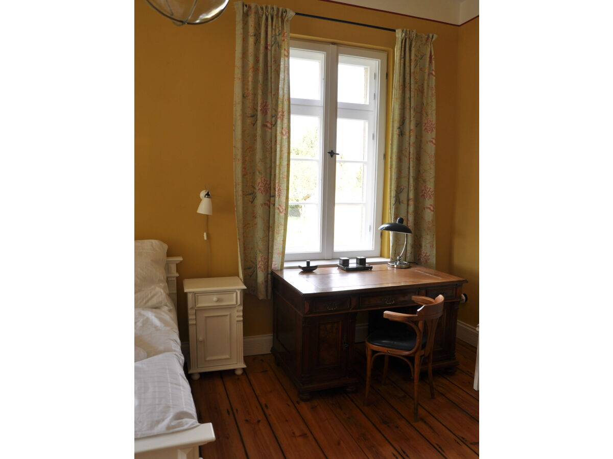 Schlafzimmer 1 (Honig)