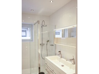 Badezimmer_Au Villa(c)auingers_Foto I.Falbesoner