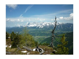 Ein Blick von den Tauern Richtung Dachstein