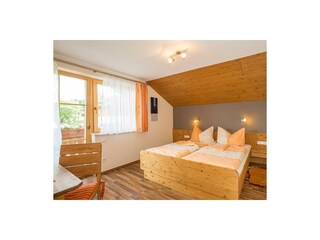 App Hochwurzen Schlafzimmer 1 mit Ostbalkon