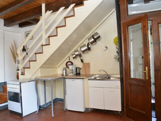 Küche und Treppe zum OG
