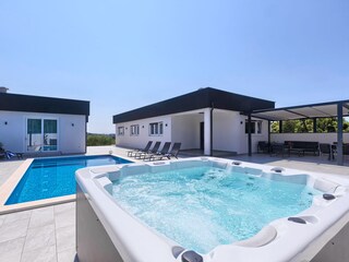 Villa Va.Lunga, jacuzzi