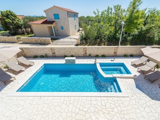 Villa Stancija Privlaka 4 with heated pool