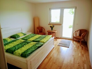 2 Schlafzimmer mit Gartenzugang