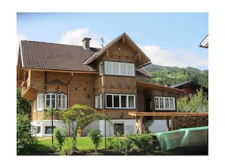 Chalet Hoamatl - Hausfoto Sommer mit Garten