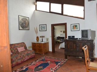 Blick aus dem Wohnzimmer in das Schlafzimmer