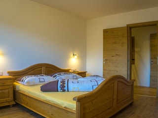 Schlafzimmer 1