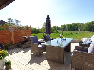 Hinter unserer Koppel liegt die Trave!