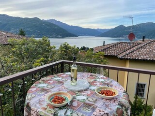Ca. 20 m² großer umlaufender Sonnenbalkon