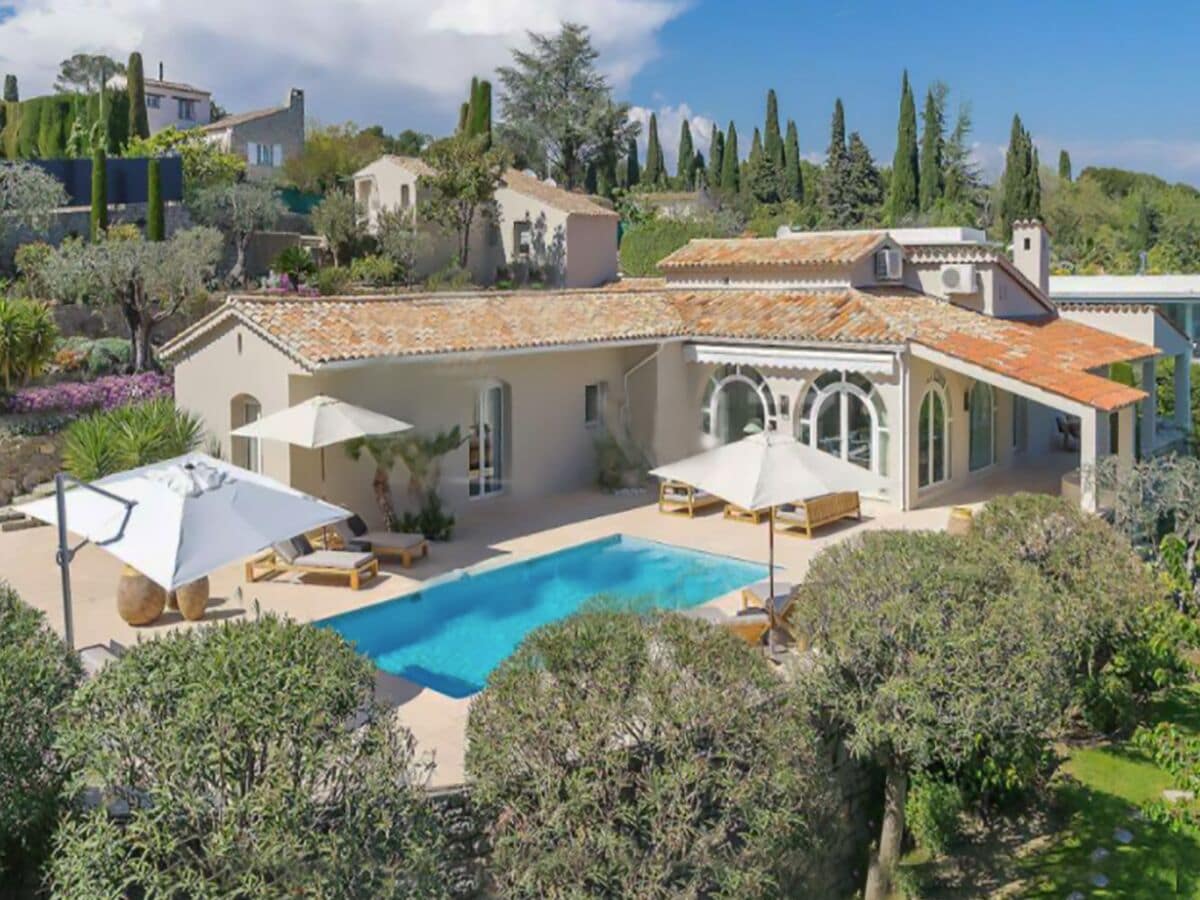 Villa in a prime location, close to Cannes
