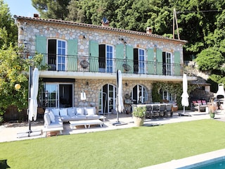 Villa Grasse Outdoor Recording 2