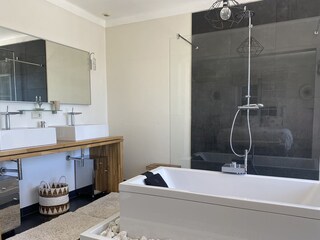 Villa Grasse Features 26