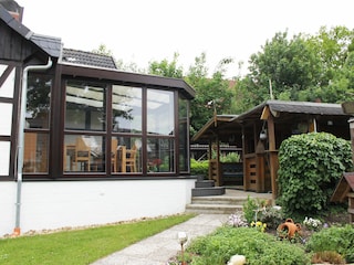Wintergarten und angrenzendes Sommerhaus