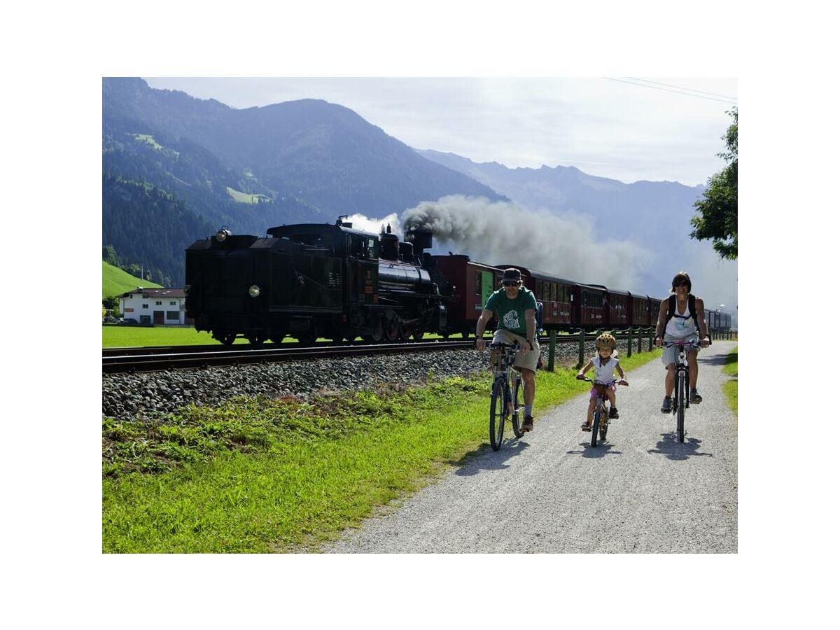 Radfahren mit Dampflok