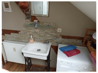 Nostalgia auch im Bad, moderne, flache Dusche