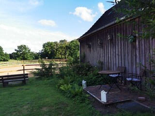 Terrasse (hat Vormittags und Mittagssonne)
