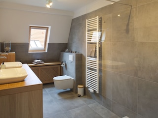 Badezimmer 1