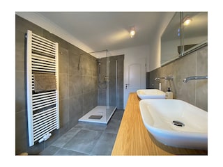 Badezimmer 1