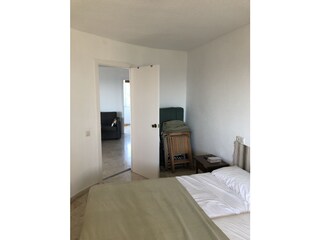 Schlafzimmer, Tür zum Wohnzimmer