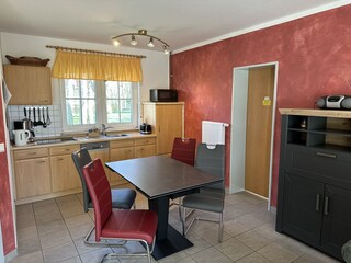 Küche mit Essbereich
