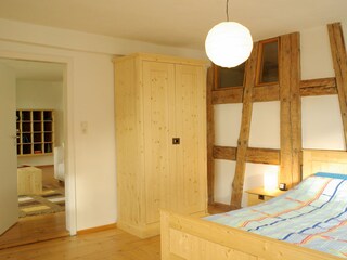 Schlafzimmer mit Schreinermöbeln