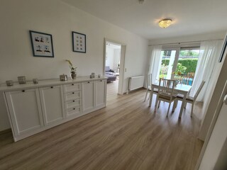 Diele mit Essbereich, Zugang zur Terrasse