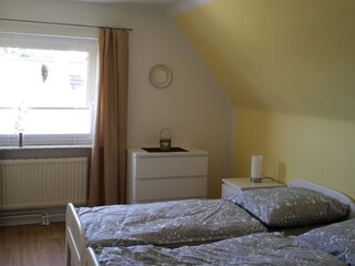 Schlafzimmer oben 2