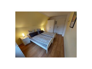 Schlafzimmer 2 oben mit 2 Einzelbetten