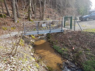 Bild unserer neuen Brücke zum Weihergrundstück